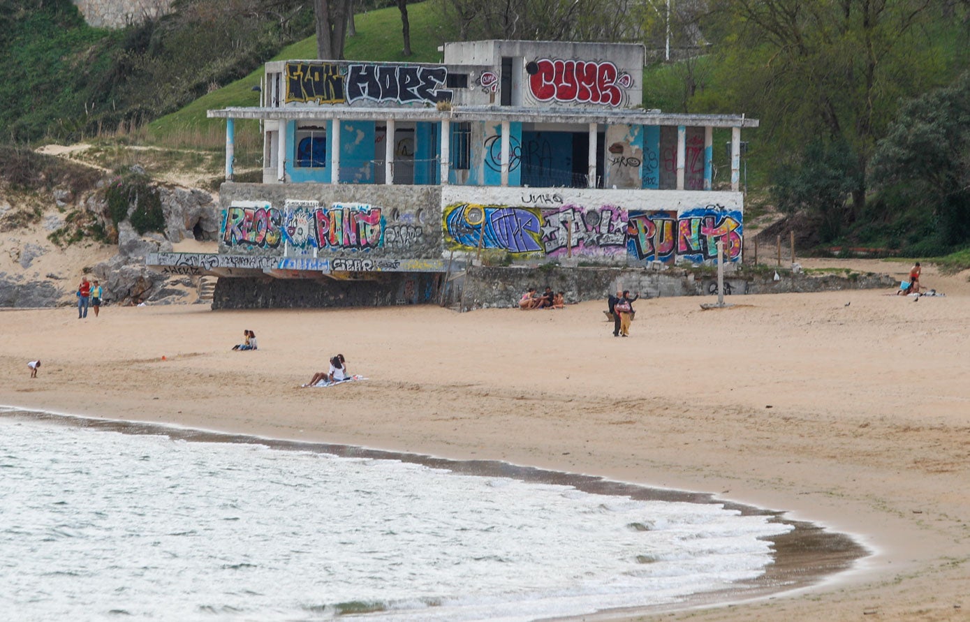 La Horadada, uno de los símbolos de las tareas pendientes en las playas. 