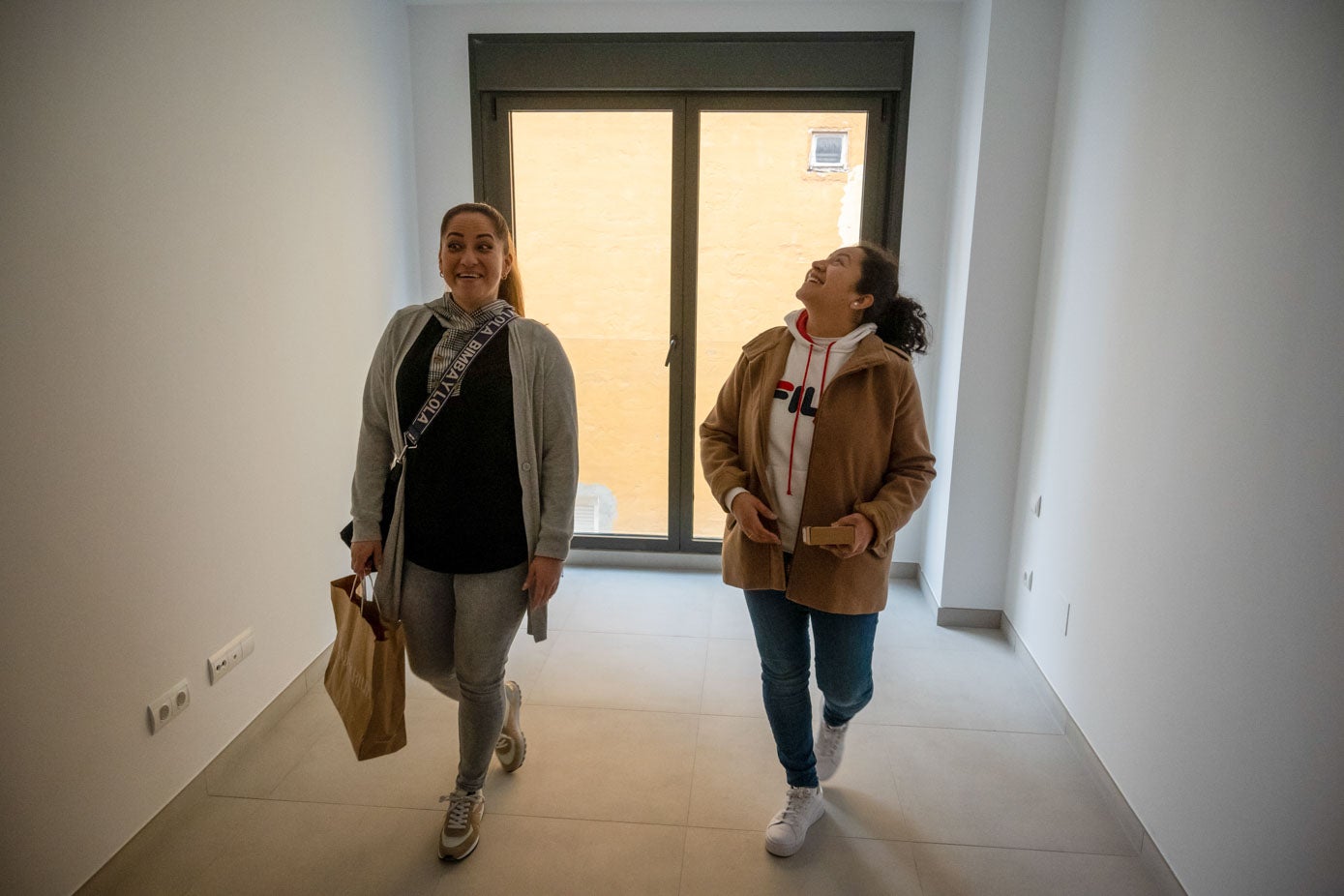 Los trabajos se han llevado a cabo en dos fases, debido a su complejidad al tener un edificio medianero y a la dureza de la roca﻿