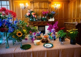 Mesa preparada para la merienda de Pascua, en el Palacio de la Magdalena