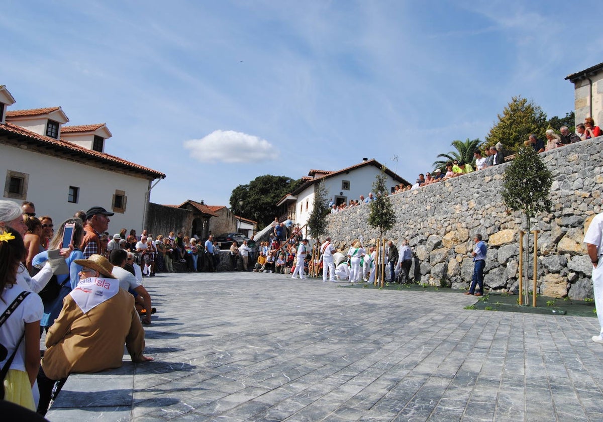 En la plaza del casco histórico de Isla se colocará un monumento a las gentes de la tierra.