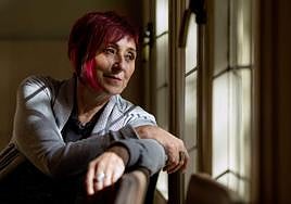 Elia Barceló regresa a Santander para presentar la segunda entrega de su serie de novela negra 'Santa Rita'.