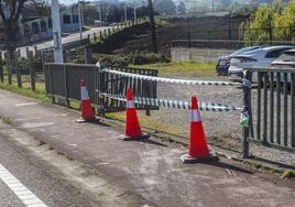 Zona en la que se estampó el coche tras el accidente en el camping.