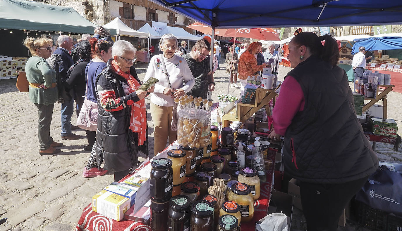 Los productos artesanos y agroalimentarios están siempre presentes en la fiesta. 