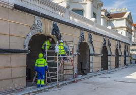 Tras la demolición de las peceras, la zona liberada será urbanizada con las mismas losas del resto de la Plaza de Italia