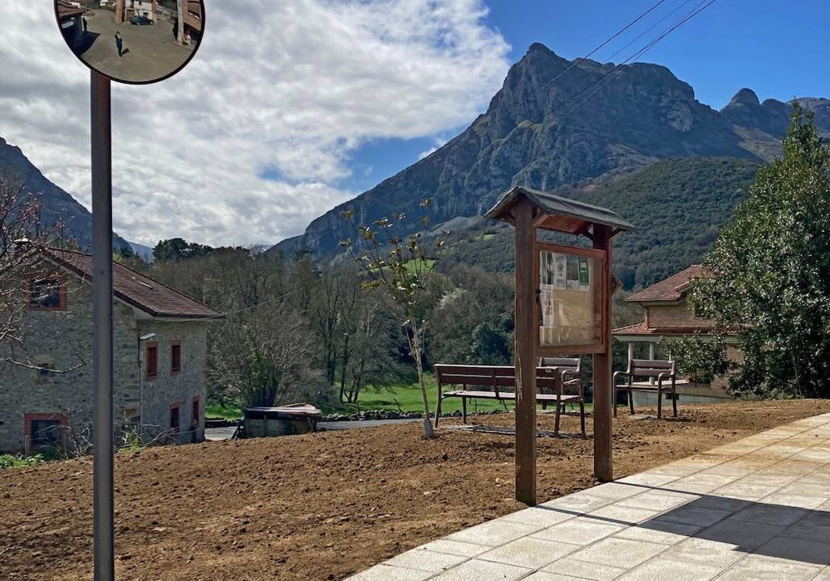 Las obras han recuperado espacios en un entorno destinado al disfrute de los vecinos de este barrio ramaliego.