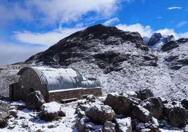 Refugio de Jou de los Cabrones, en el macizo central de los Picos de Europa.