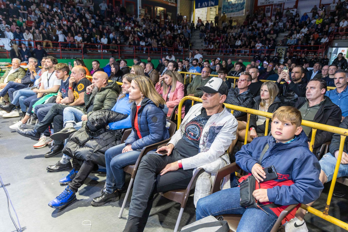 La retorno de Sergio García provocó que el Vicente Trueba se llenara en una gran noche de boxeo.