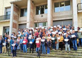 Concentración del personal de Justicia frente a los juzgados de la calle Alta