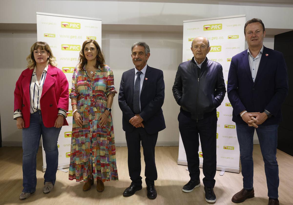 Los cinco primeros de la lista: Rosa Díaz, Paula Fernández, Miguel Ángel Revilla, Javier Marcano y Guillermo Blanco. Juanjo santamaría