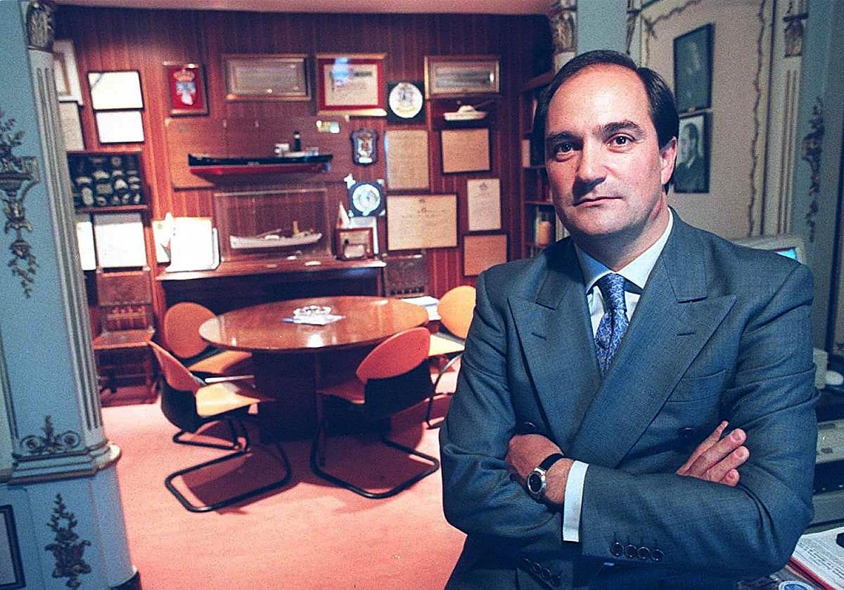 Piñeiro, el 24 de abril de 1998, días después de acceder al cargo.