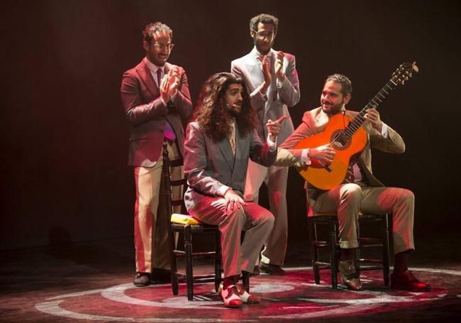 Israel Fernández (cantaor), Domingo del Morao (guitarra flamenca) y Marco Carpio y Pirulo (palmas).