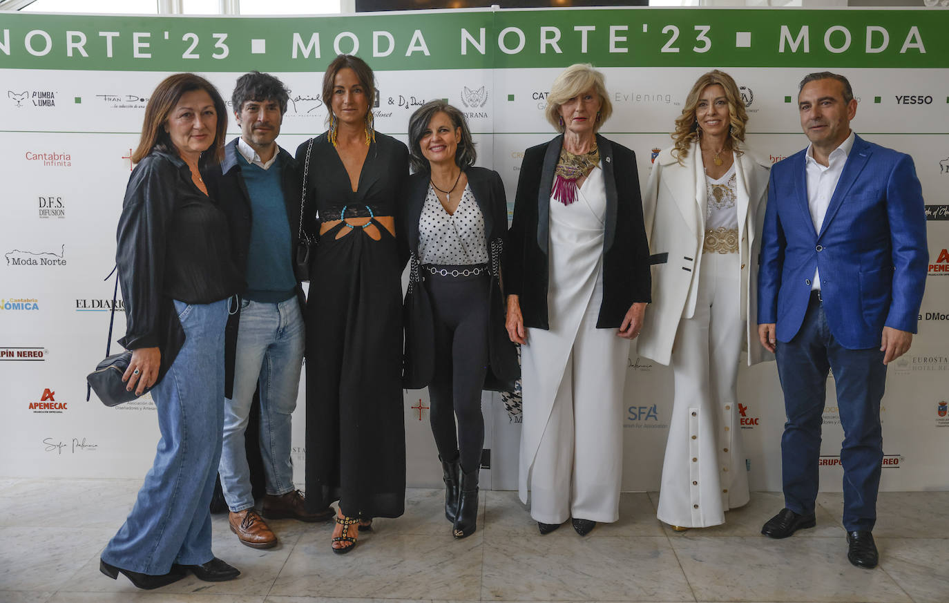 Pilar Platas, Mario Domínguez, Pilar Ibáñez, Mariluz Cruz, Marina Lombó, Miriam Menéndez y Manuel Iturbe.