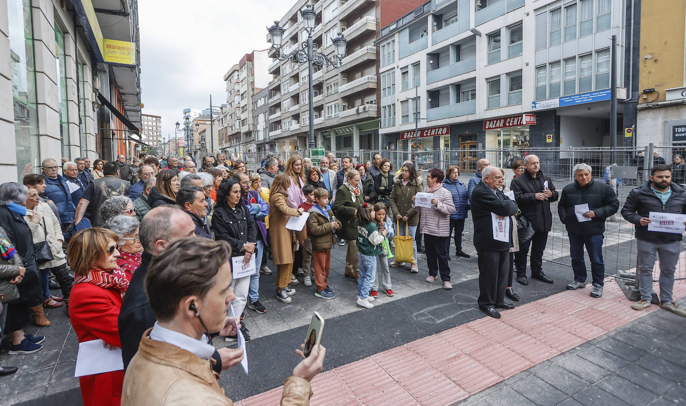 Grupo de participantes en la protesta.