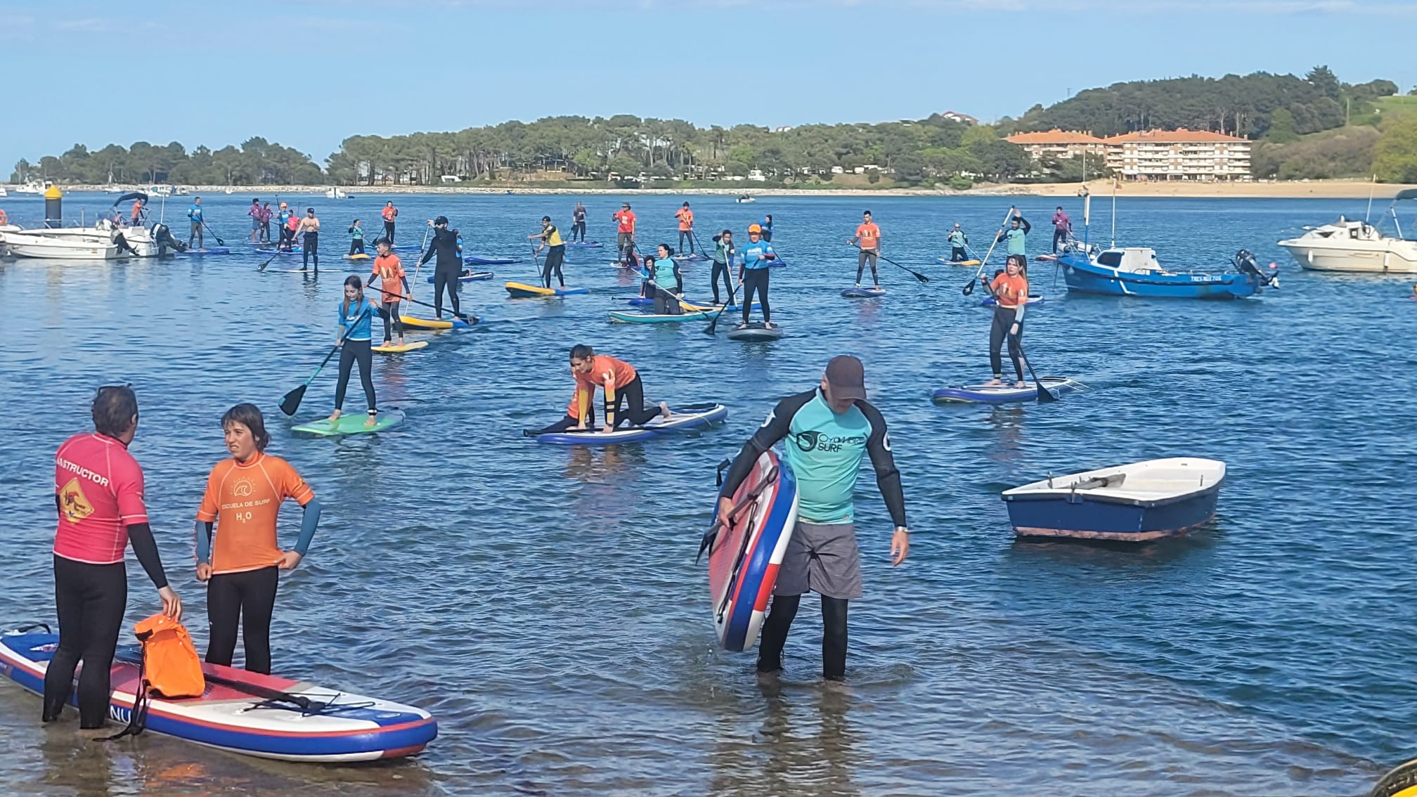 Para muchos esta ha sido la primera vez que se subían en una tabla de paddle surf.