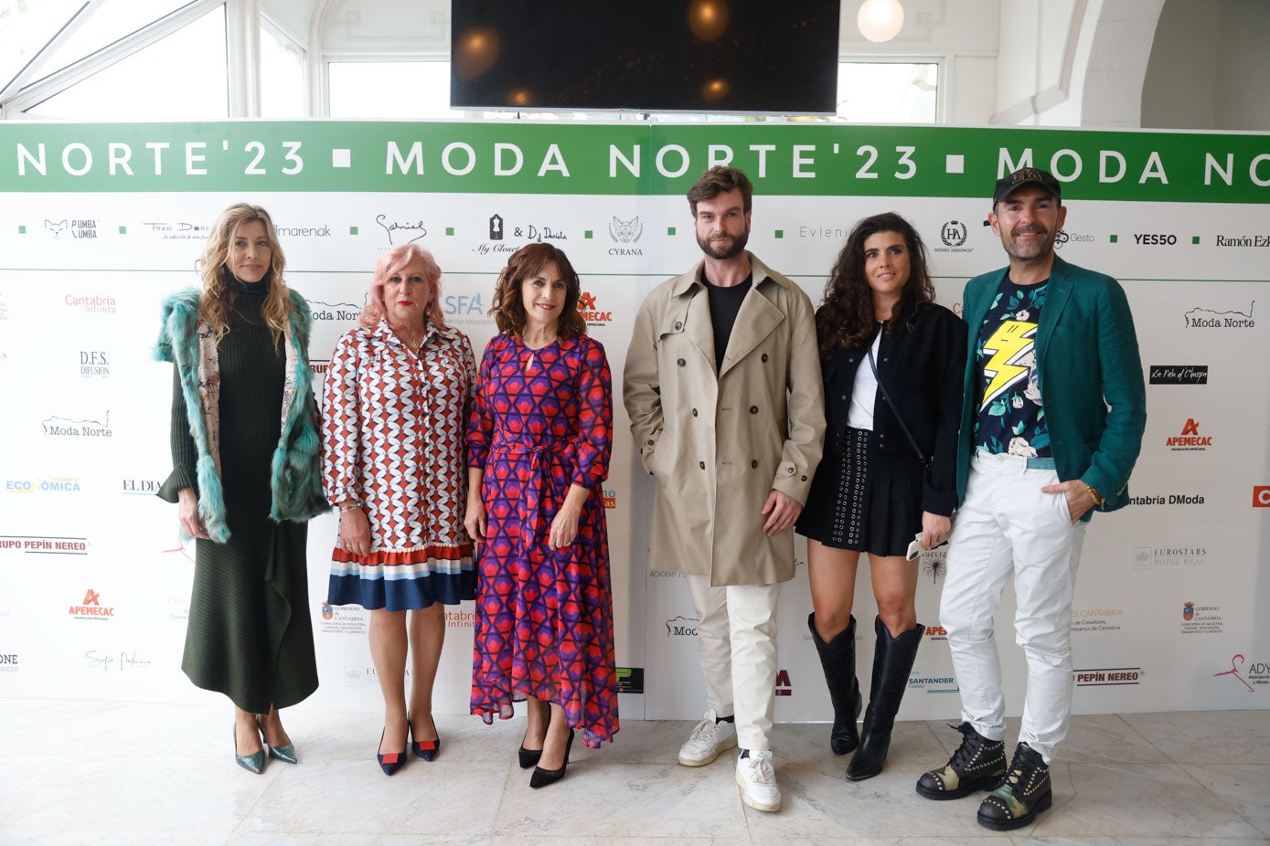 Miriam Menéndez, Mariluz Fernández, Ana Belén Álvarez, Adriano García Lomas, Sara Valverde y José Luis Callejo.