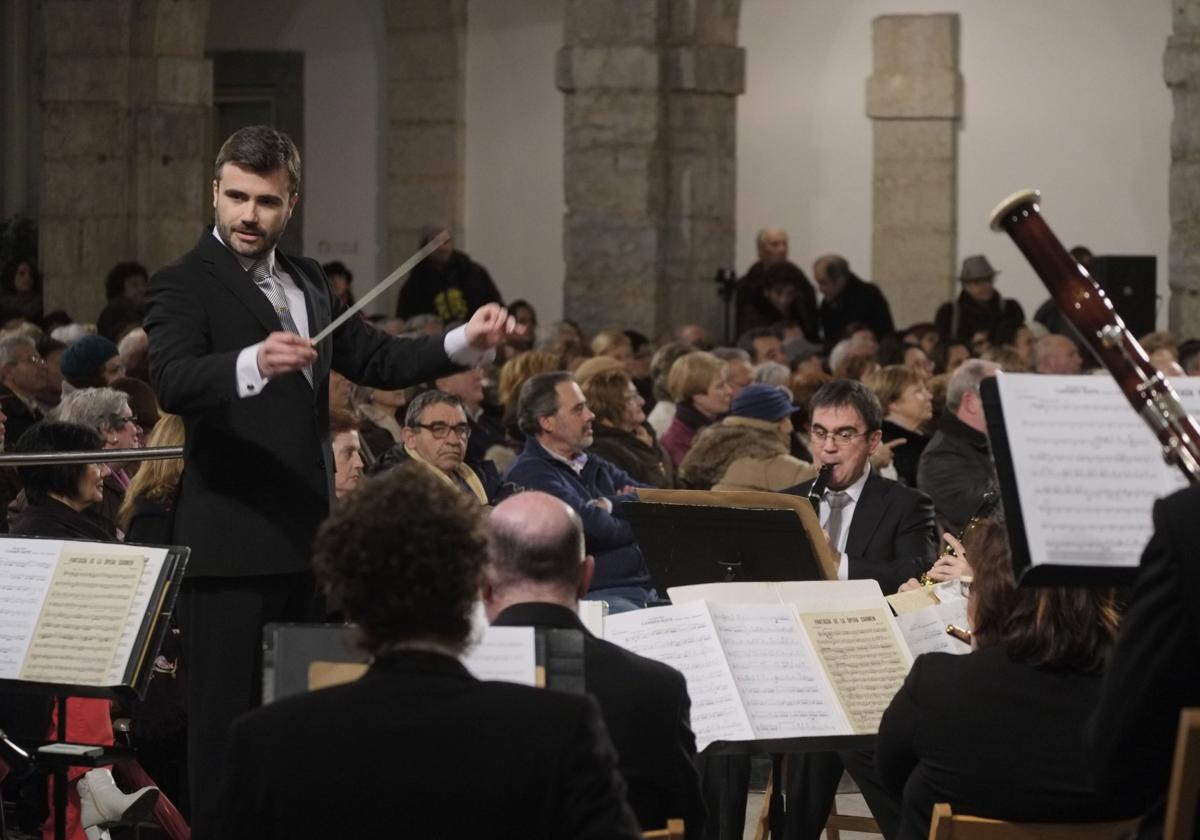 Vicent Pelechano dirigirá mañana un concierto en el que bailarán alumnos de cuatro academias.