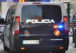 Un chico de 18 años, detenido por robar con gran violencia a un hombre a la salida de un bar de Santander