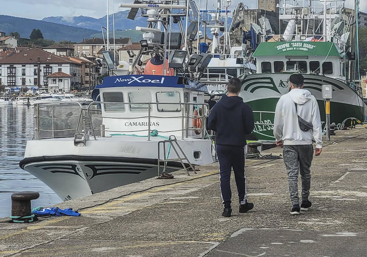 El pesquero gallego Novo Xoel, atracado en el Puerto de San Vicente.