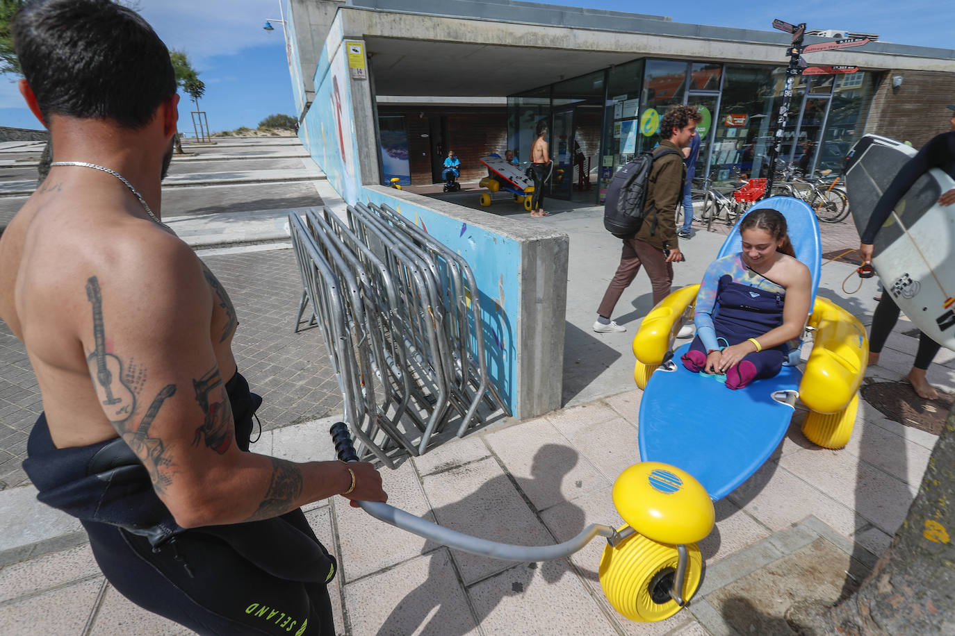 El Centro del Surf fue el lugar donde preparar toda la logística antes de entrar al agua.