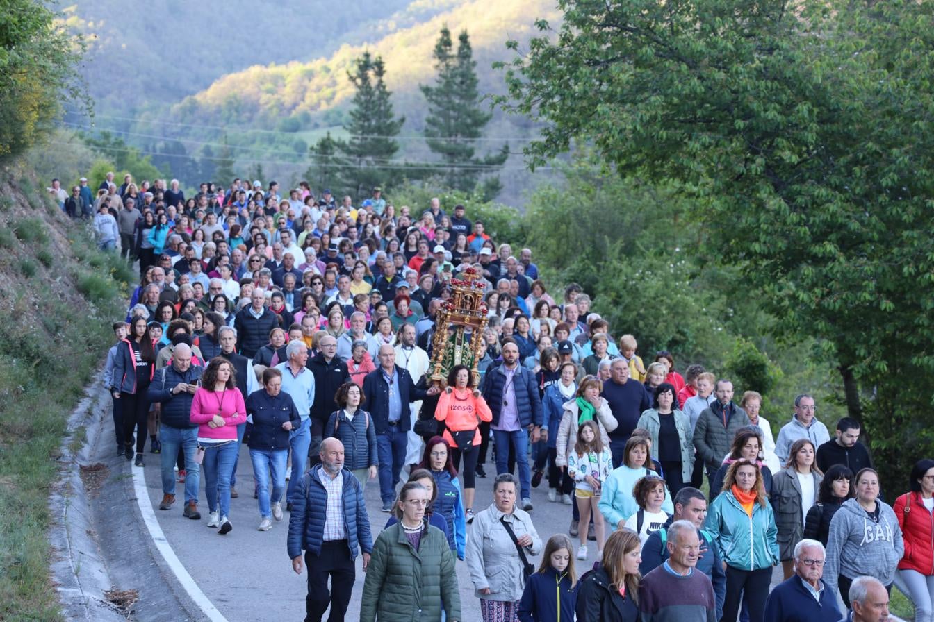 La Virgen de la Luz camino de Vieda