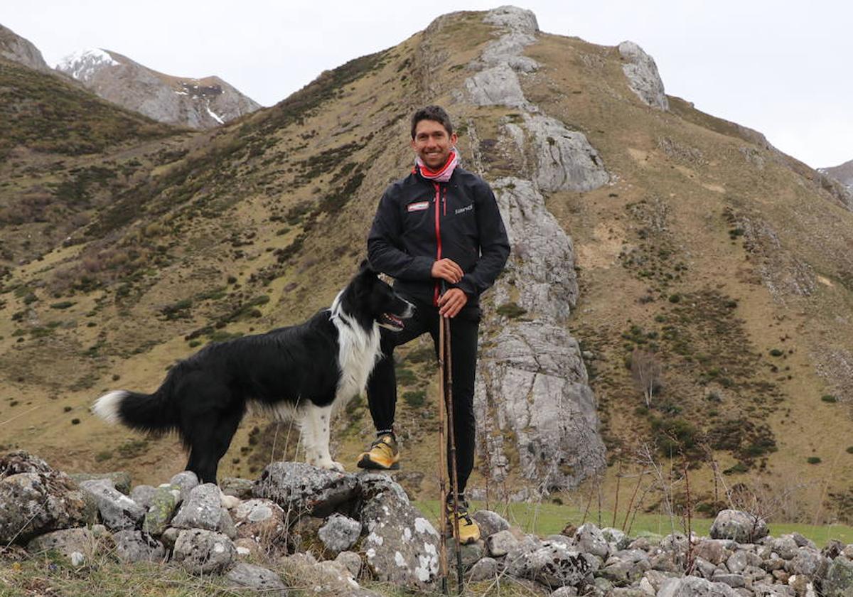 Manuel Merillas y su perro Zar en La Cueta.