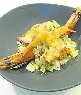 Imagen secundaria 2 - Bocartes al horno con salsa, y salpicón de marisco.