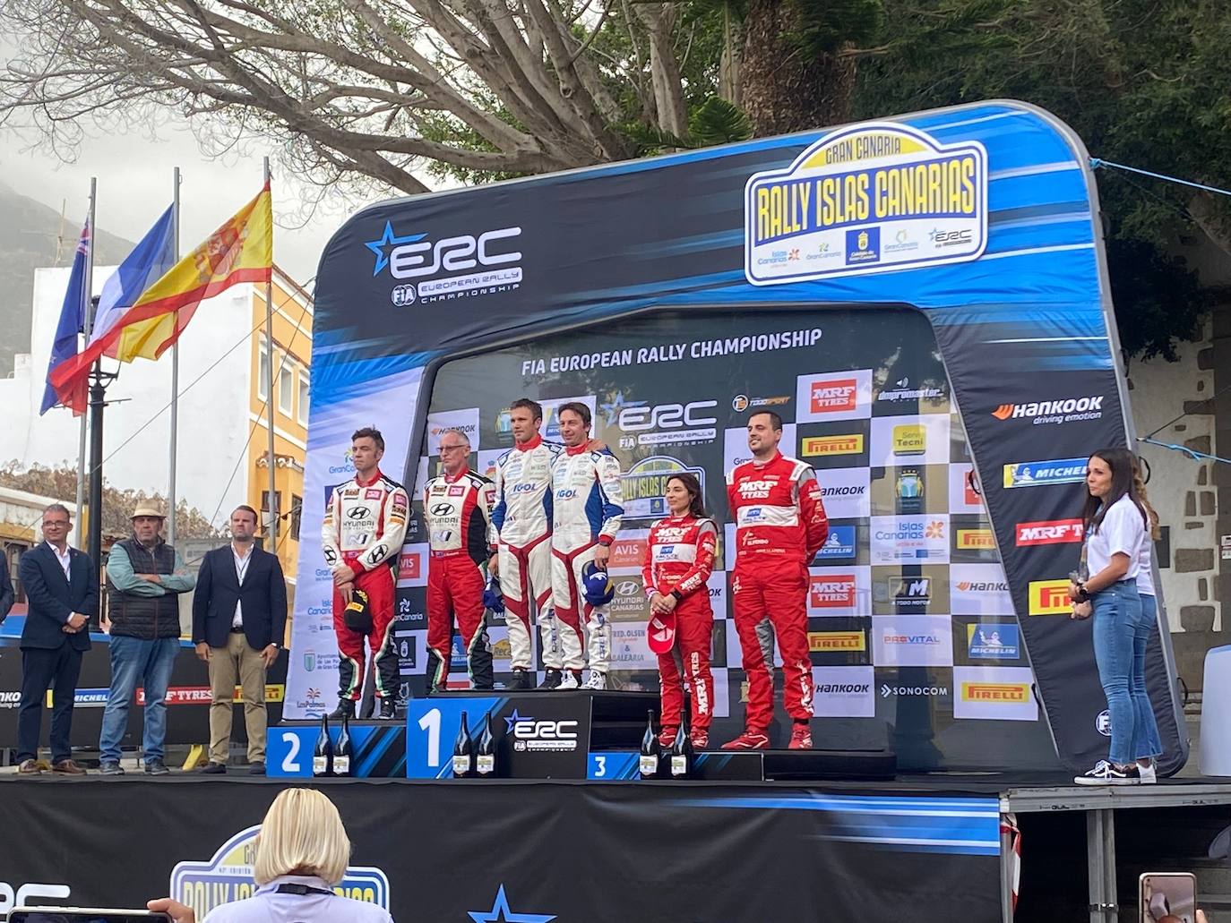 Fernández y Llarena, en el tercer escalón del podio en el Rally Islas Canarias.