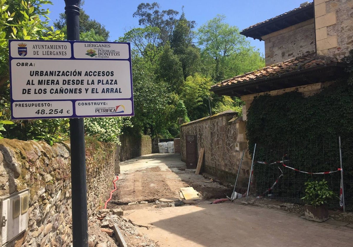 Uno de los viales en los que se está actuando que parte desde la Plaza de los Cañones.