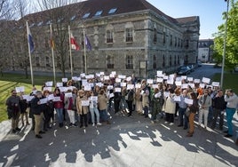 Imagen de la protesta que protagonizaron el pasado 17 de abril los funcionarios de Justicia en Cantabria.