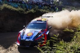 El Hyundai de Sordo, en uno de los tramos de ayer.