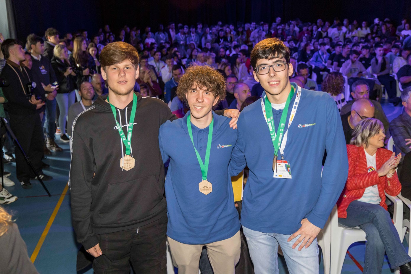 Los ganadores de la especialidad Desarrollo web han sido Andrii Shcherbakov, del IES Augusto de González Linares; David Prado Mejuto, del IES Miguel Herrero Pereda (recogió el premio en su nombre su compañero Ángel Bolado), y Sergio González Vélez, también alumno del IES Miguel Herrero Pereda. 