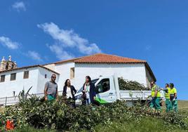 Arrancan los trabajos para eliminar flora invasora en el islote de la Virgen del Mar