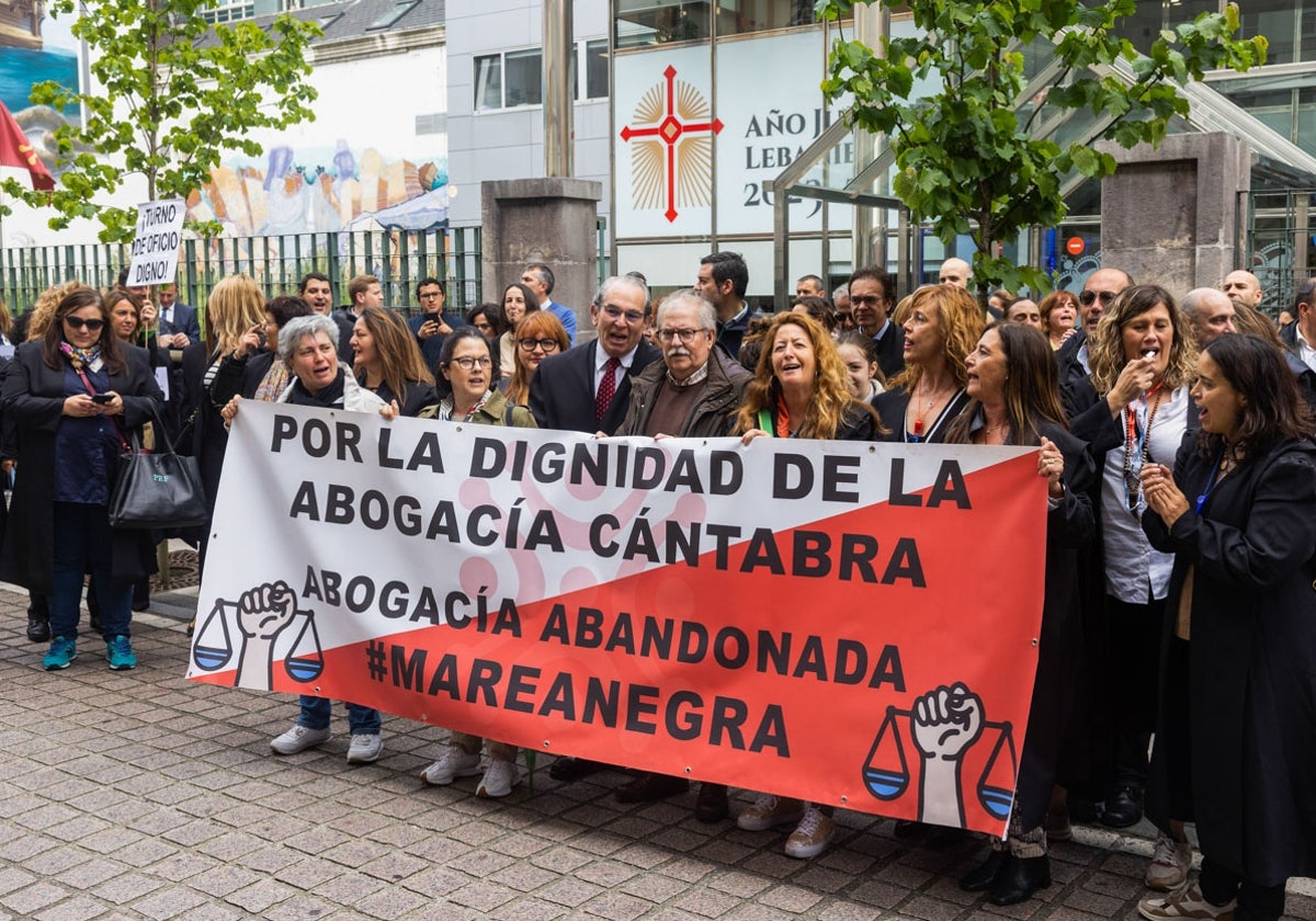 Los abogados del Turno de Oficio protestan por sus «indignas» condiciones laborales