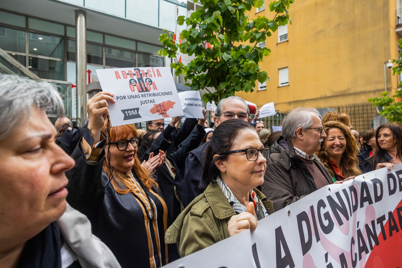 La manifestación contó con una amplia asistencia de abogados del turno de oficio