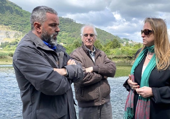 La candidata de Vox, junto a los representantes de los colectivos afectados