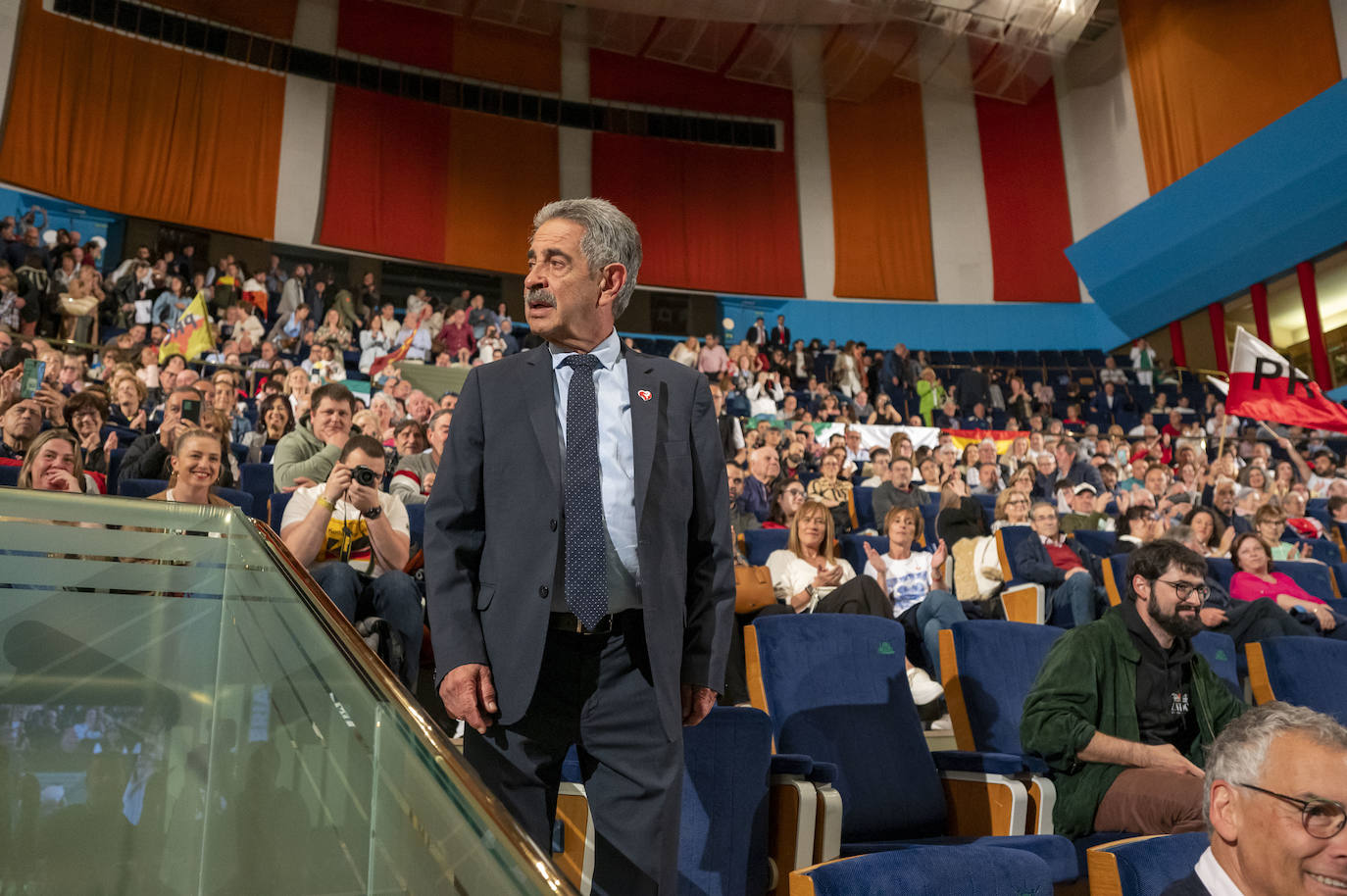 Revilla, emocionado a su llegada al Palacio de Festivales.