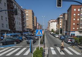 La Avenida de Bilbao, arteria principal del municipio de Camargo.