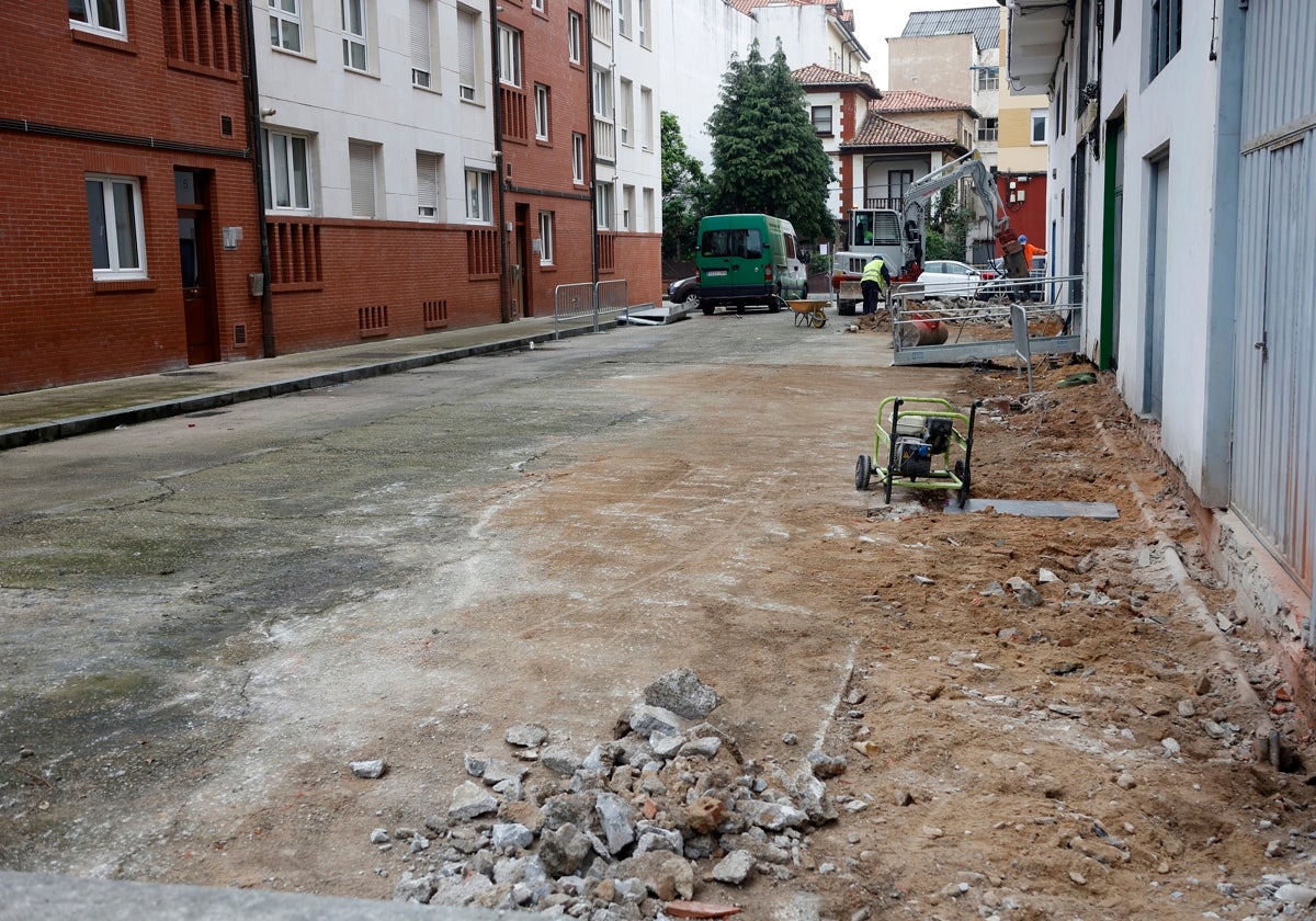 Las obras han comenzado en la calle Agustín Riancho.