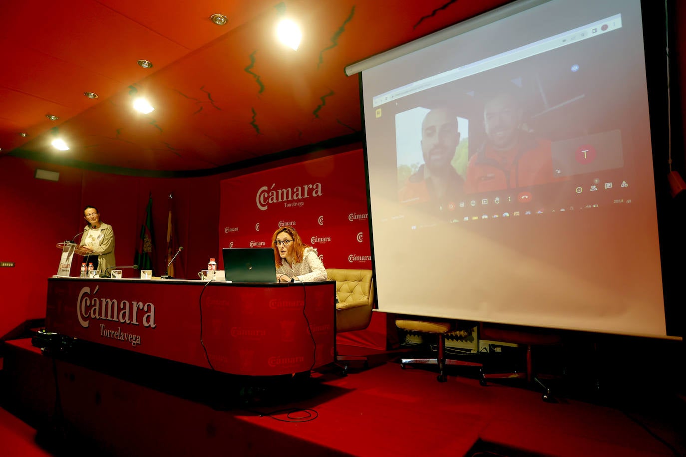 David Gutiérrez y Carlos García presentaron su proyecto desde el propio Hotel Rodante, desde las Highlands escocesas.