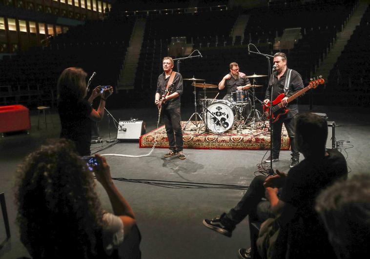 Hendrik Röver, Sergio Rodríguez y Javi Arias, sobre el escenario de la sala Argenta del Palacio de Festivales.