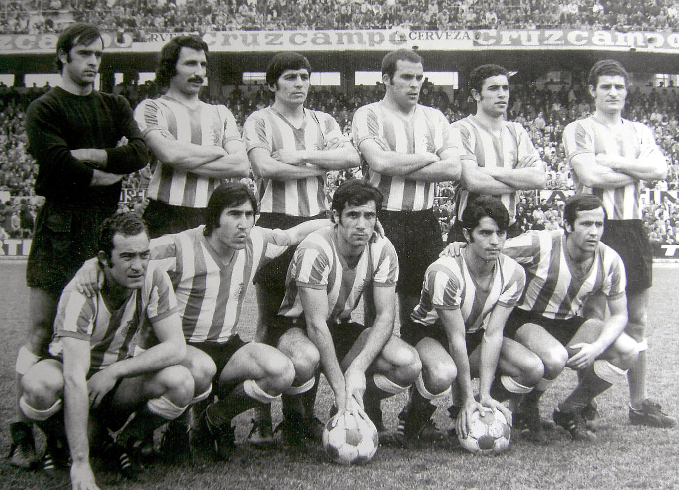 De izquierda a derecha, Santamaría, Espíldora, Chinchón, Santi, Portu y Sistiaga. Agachados, De la Fuente, Docal, Aitor Aguirre, Pedro Amado y Arrieta.