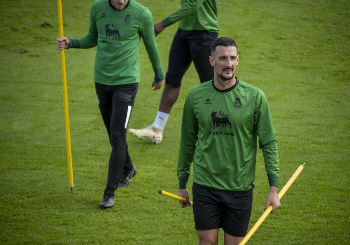 Pol Moreno, durante un entrenamiento en La Albericia.