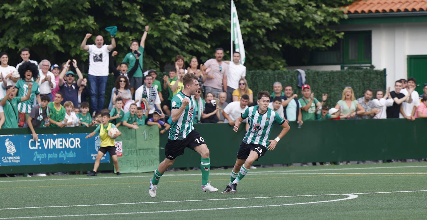 Sergio de Cos celebra el gol del empate local. 