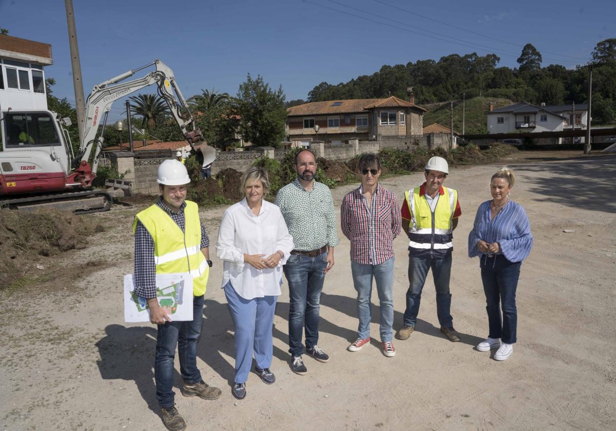 Visita institucional, con la alcaldesa en funciones, Esther Bolado, y parte de su equipo de gobierno a las obras.