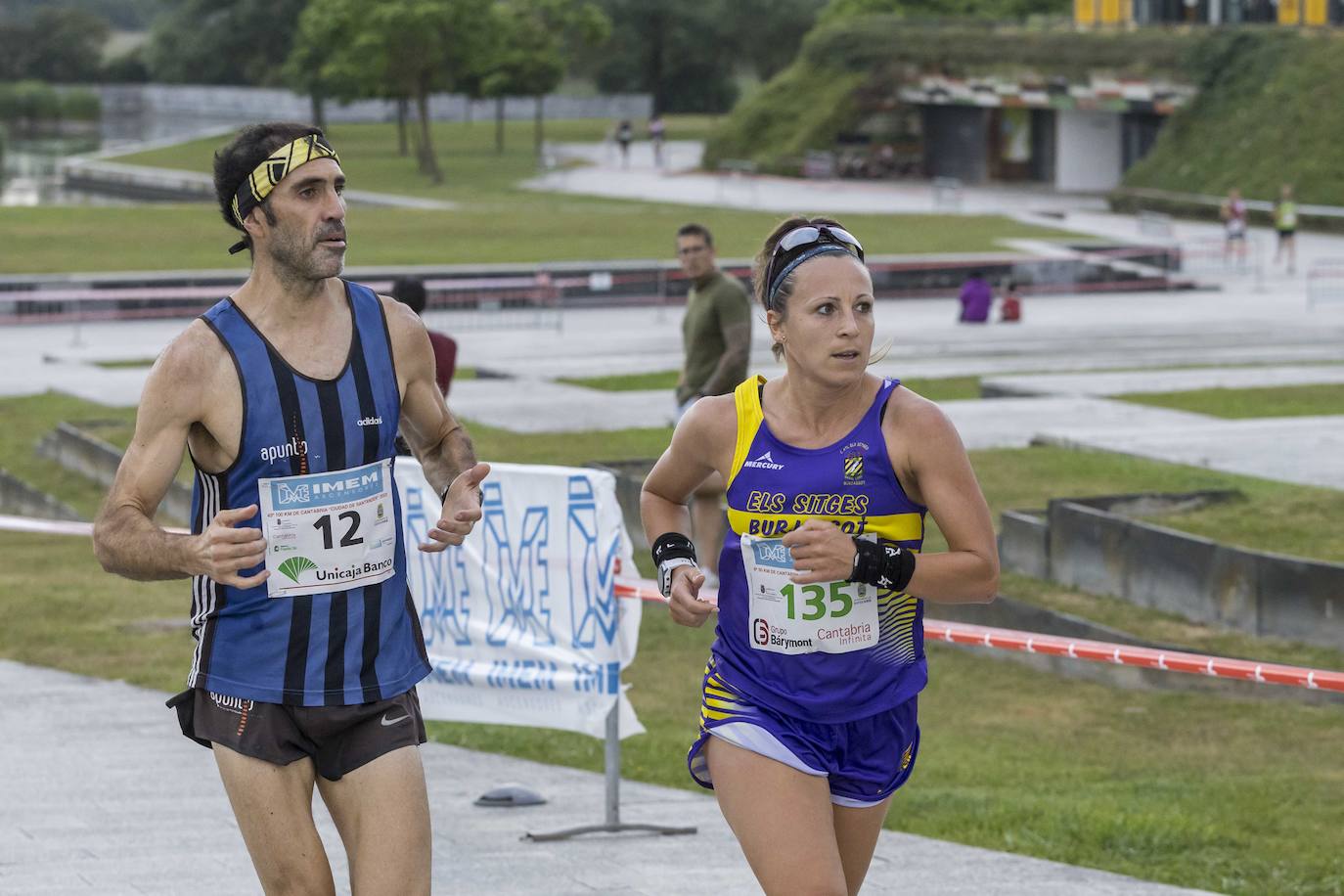 Eva Pareja (135) y Ricardo Ortiz (12), durante la prueba.