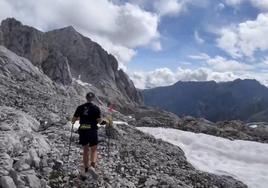 Contrariamente a lo que ocurrió otros años esta vez apenas se vio nieve en las zonas más altas por las que se desarrolla la mítica prueba.