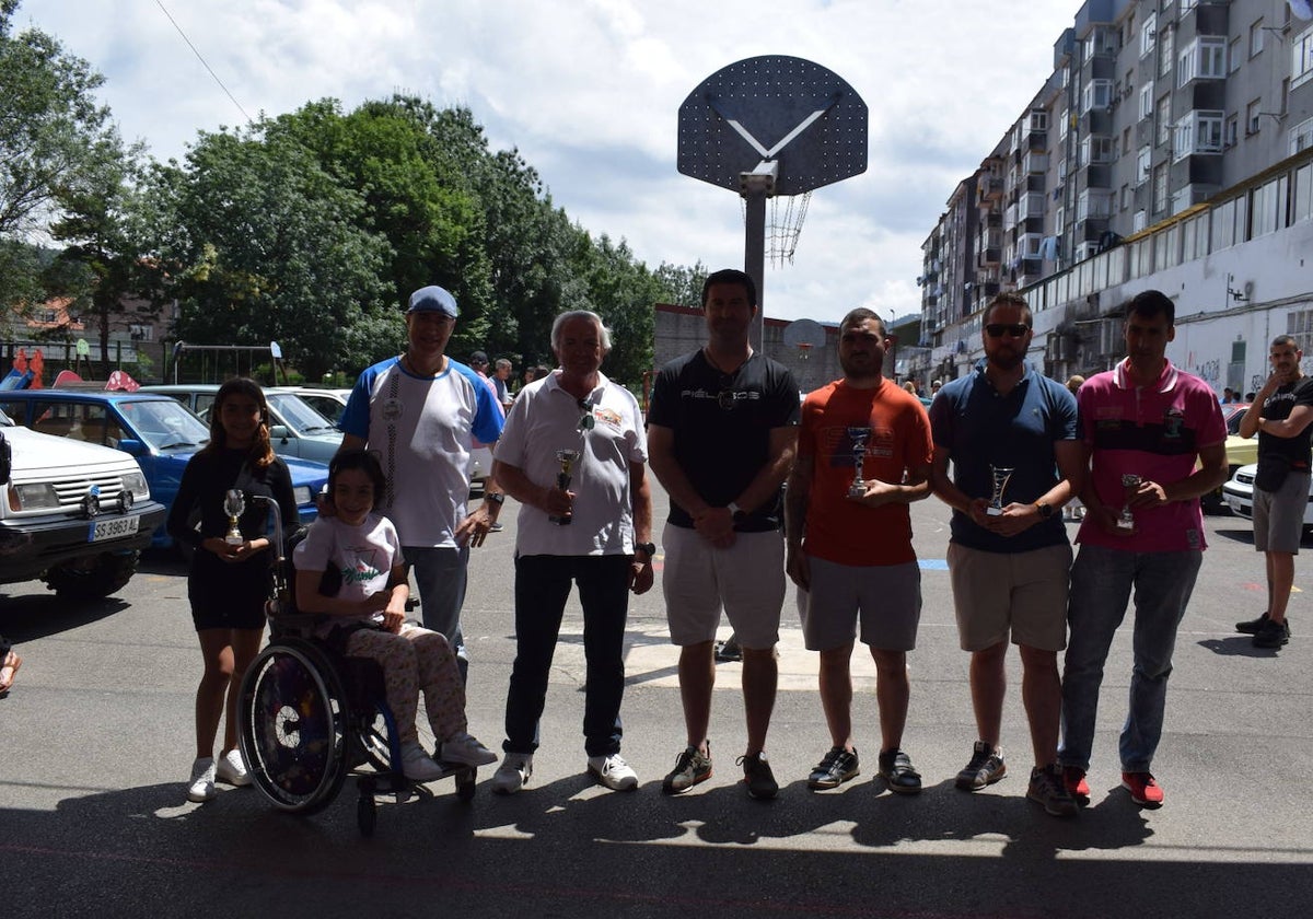 Organizadores y premiados en la concentración de este domingo.