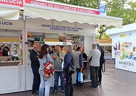 El estand de Cantabria en la feria del libro madrileña.