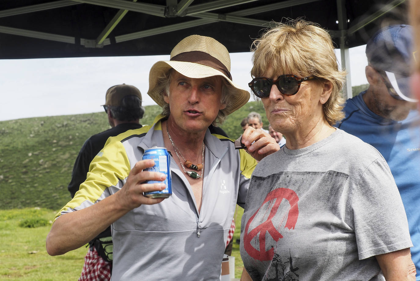 Jesús Calleja y Mercedes Milá, durante un descanso del rodaje.