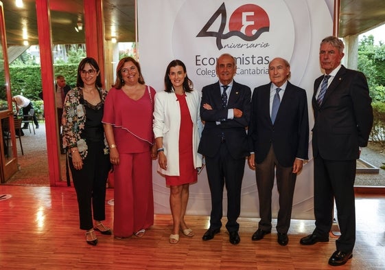 Adela Sánchez (izquierda), Rosa Esguevillas, Gema Igual, Fernando García, Eduardo Zúñiga y Rodolfo Rodríguez